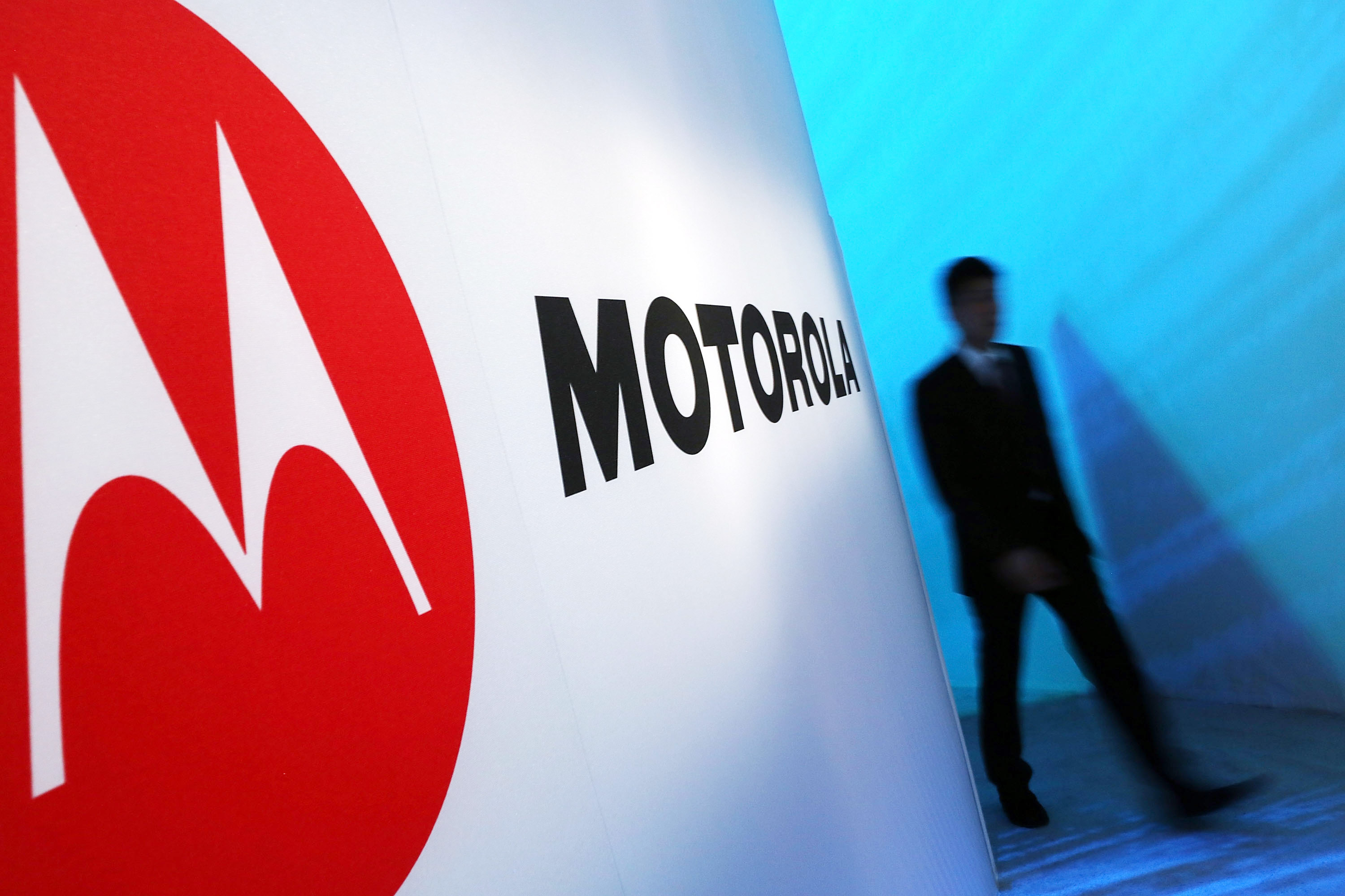 Motorola And Verizon Hold News Conference